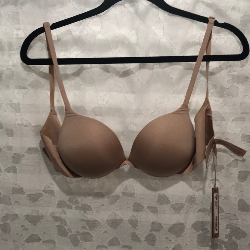 SKIMS Ultimate Push-Up Plunge Bra